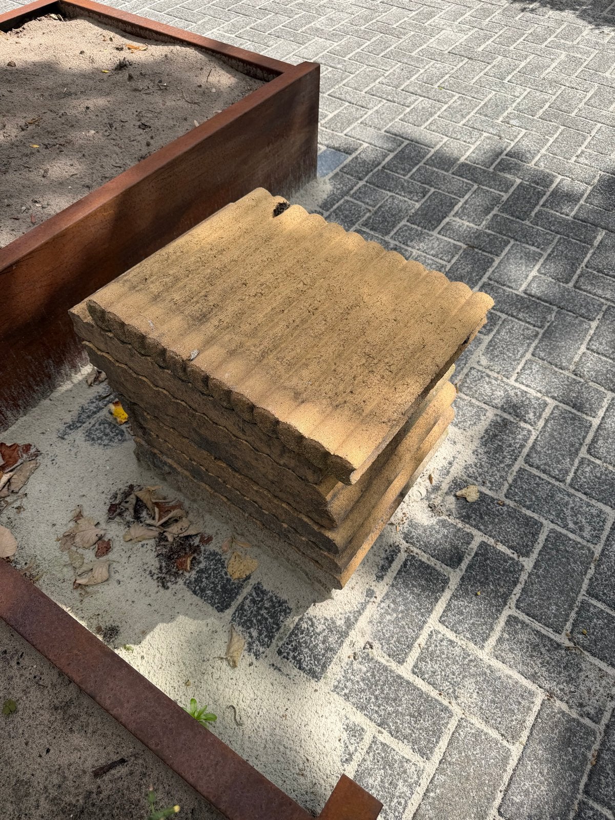 Gratis Gebruikte borderband, Gebruikt, Ophalen of Verzenden, 10 m² of meer, Beton