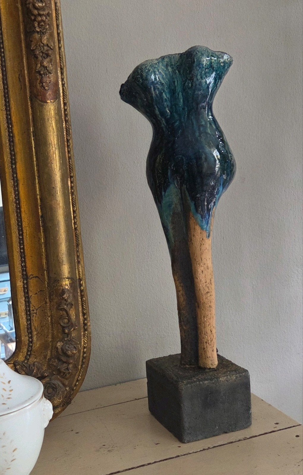 Mooi groot keramiek beeld buste op stenen voet
50 cm hoog, Antiek en Kunst, Ophalen