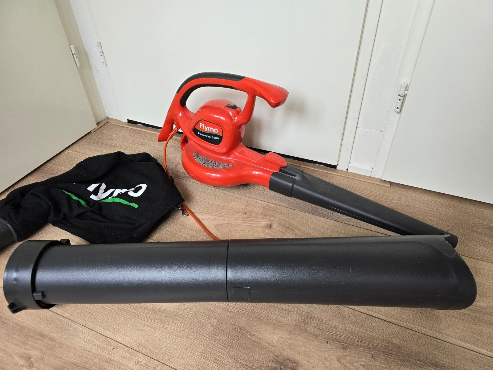 Flymo PowerVac 3000 Bladblazer/Bladzuiger, Gebruikt, Met opvangzak, Handgedragen, Ophalen of Verzenden