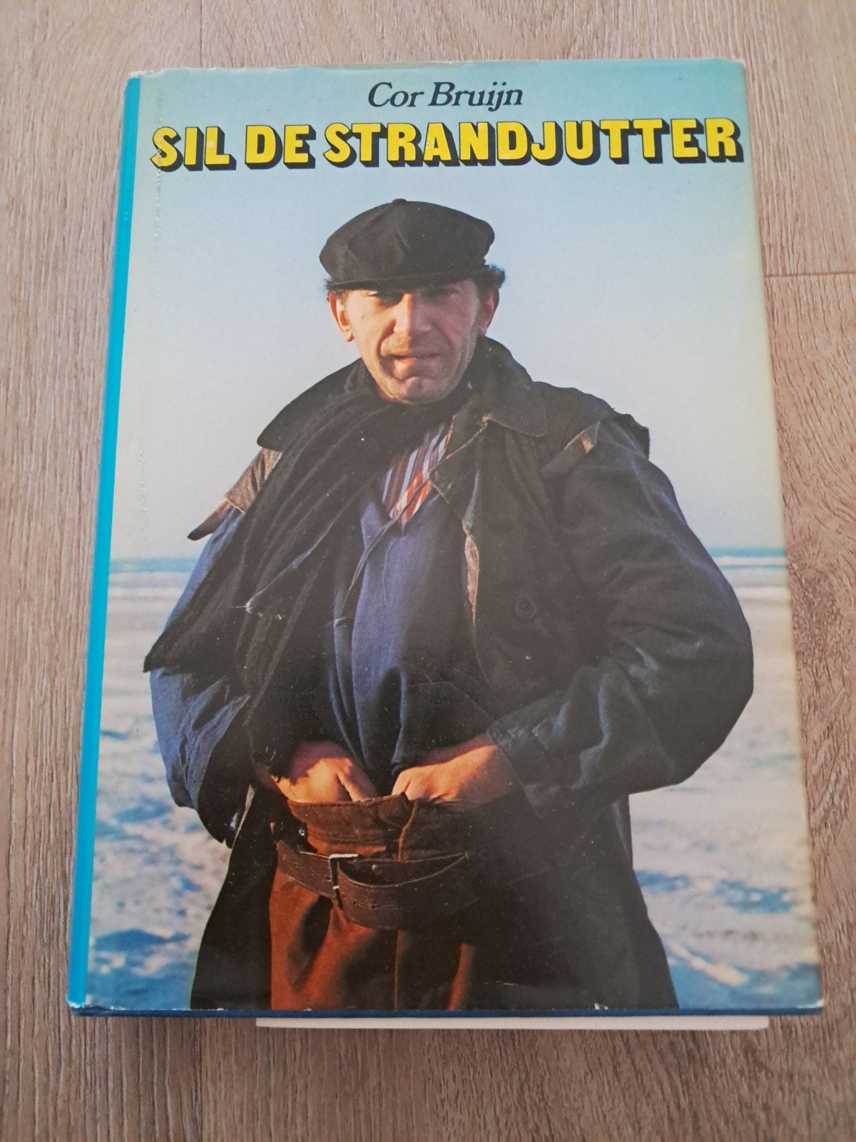 C4 Sil de Strandjutter - Cor Bruijn (Boek), Ophalen of Verzenden, Gelezen, Cor Bruijn, Nederland