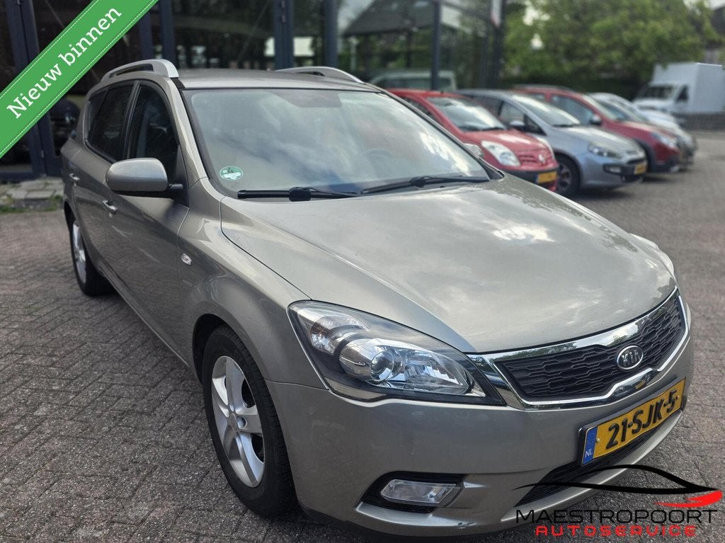 Kia cee'd Sporty Wagon 1.4 CVVT Navigator Plus Pack, Auto's, Kia, Voorwielaandrijving, Euro 5, Gebruikt, 4 cilinders