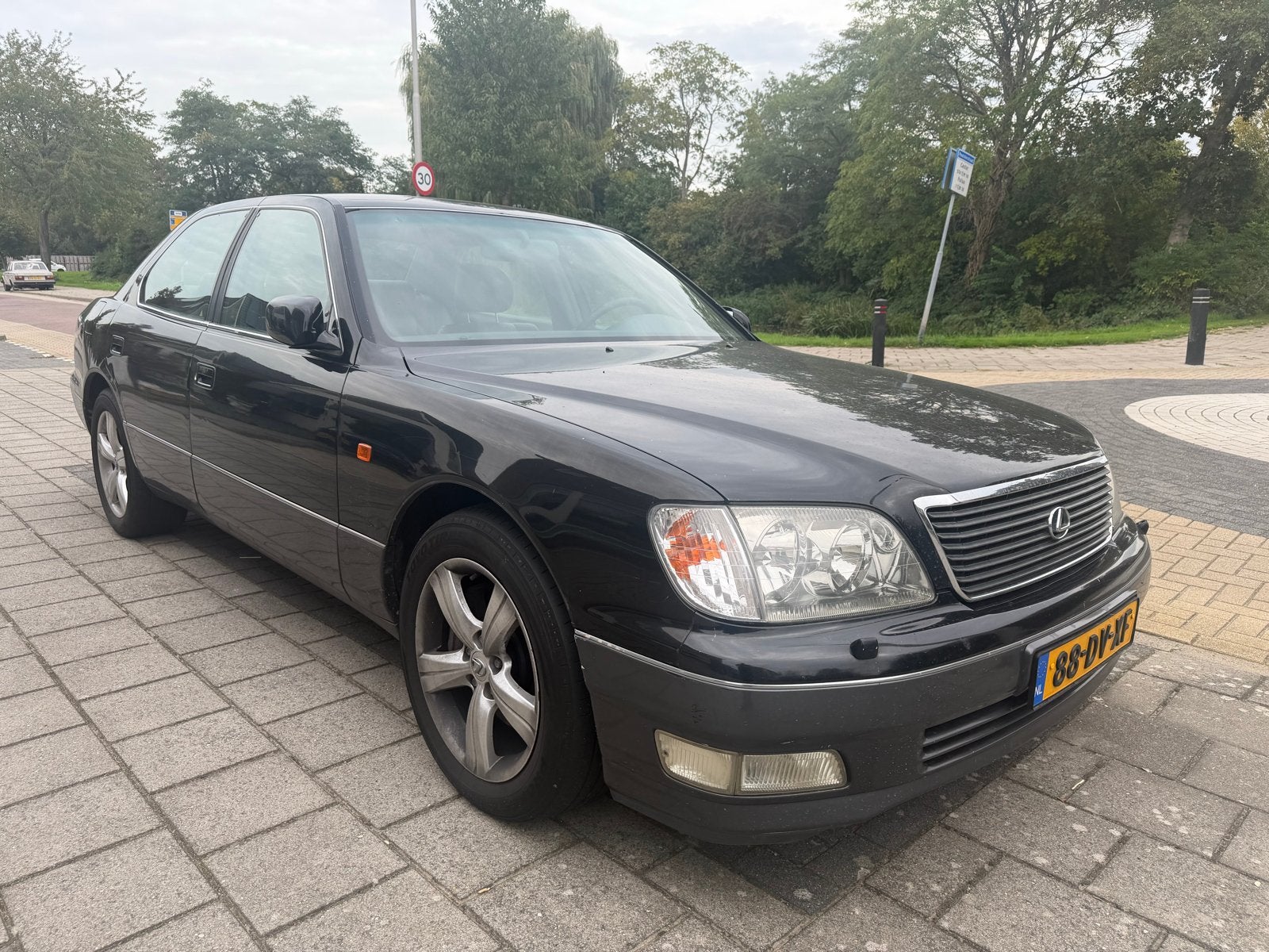 Lexus LS 400 origineel Nederlands APK juli 2027, Auto's, Automaat, Dealer onderhouden, Achterwielaandrijving, 8 cilinders