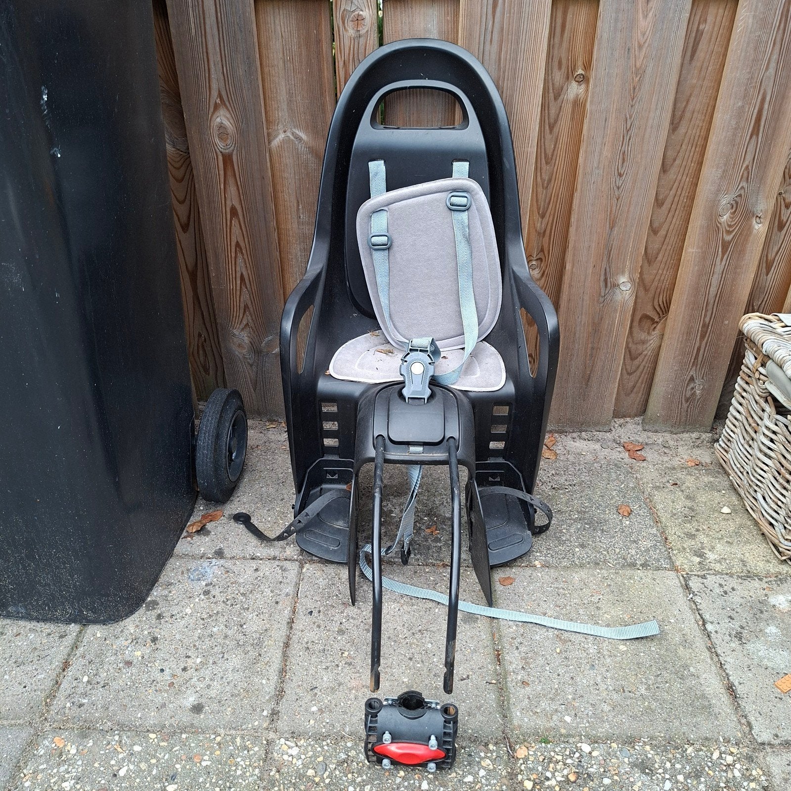 Gebruikt Achterzitje voor Fiets - Stevig en Veilig, Ophalen, Achterzitje, Onbekend, 9 t/m 18 kg