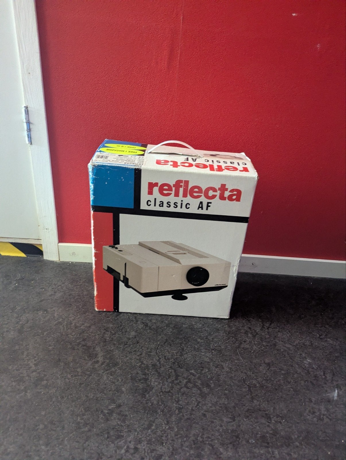Reflecta Classic AF Diaprojector, uittrekbaar scherm + tafel, Ophalen of Verzenden, Reflecta, Overige resoluties, Gebruikt