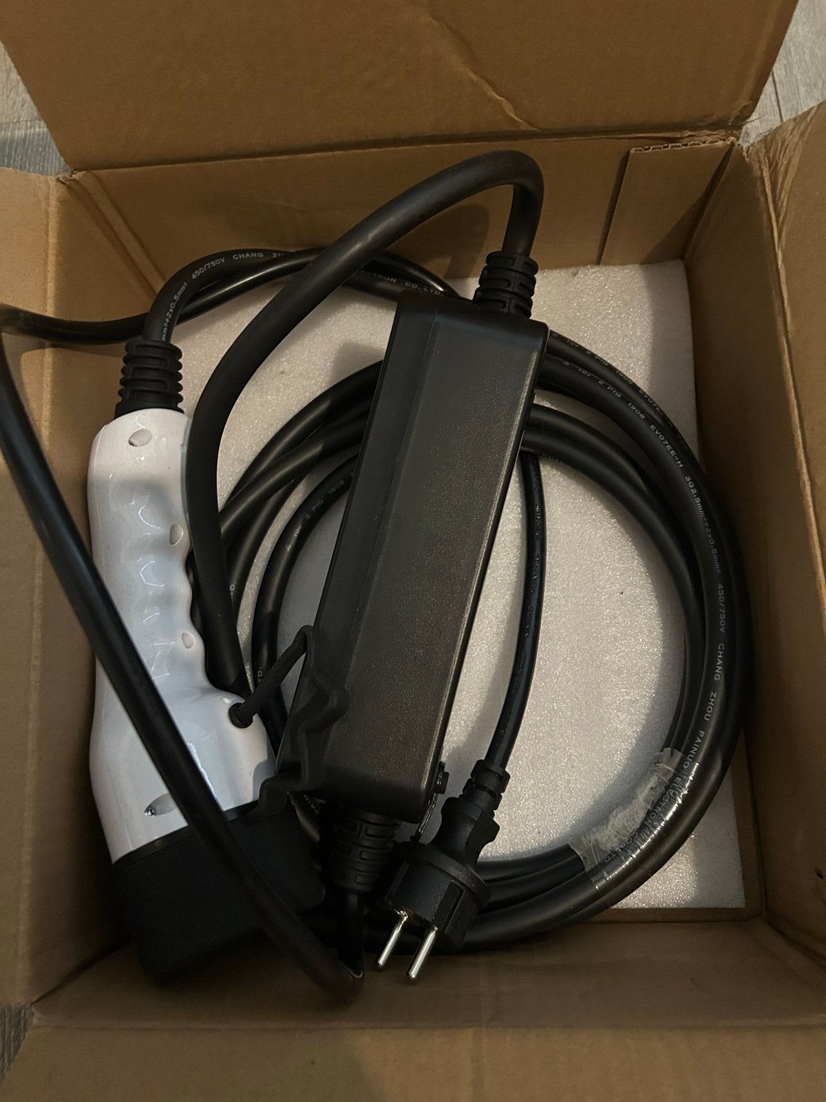 Universele Mobiele EV-lader (Type 2) - 220-250V, 8-16A, Auto diversen, Ophalen of Verzenden, Nieuw, Laadkabel