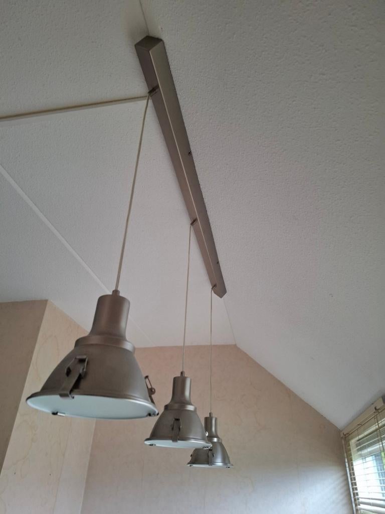 Hanglamp met 3 rvs lampen en balk van 1,20 m, Ophalen