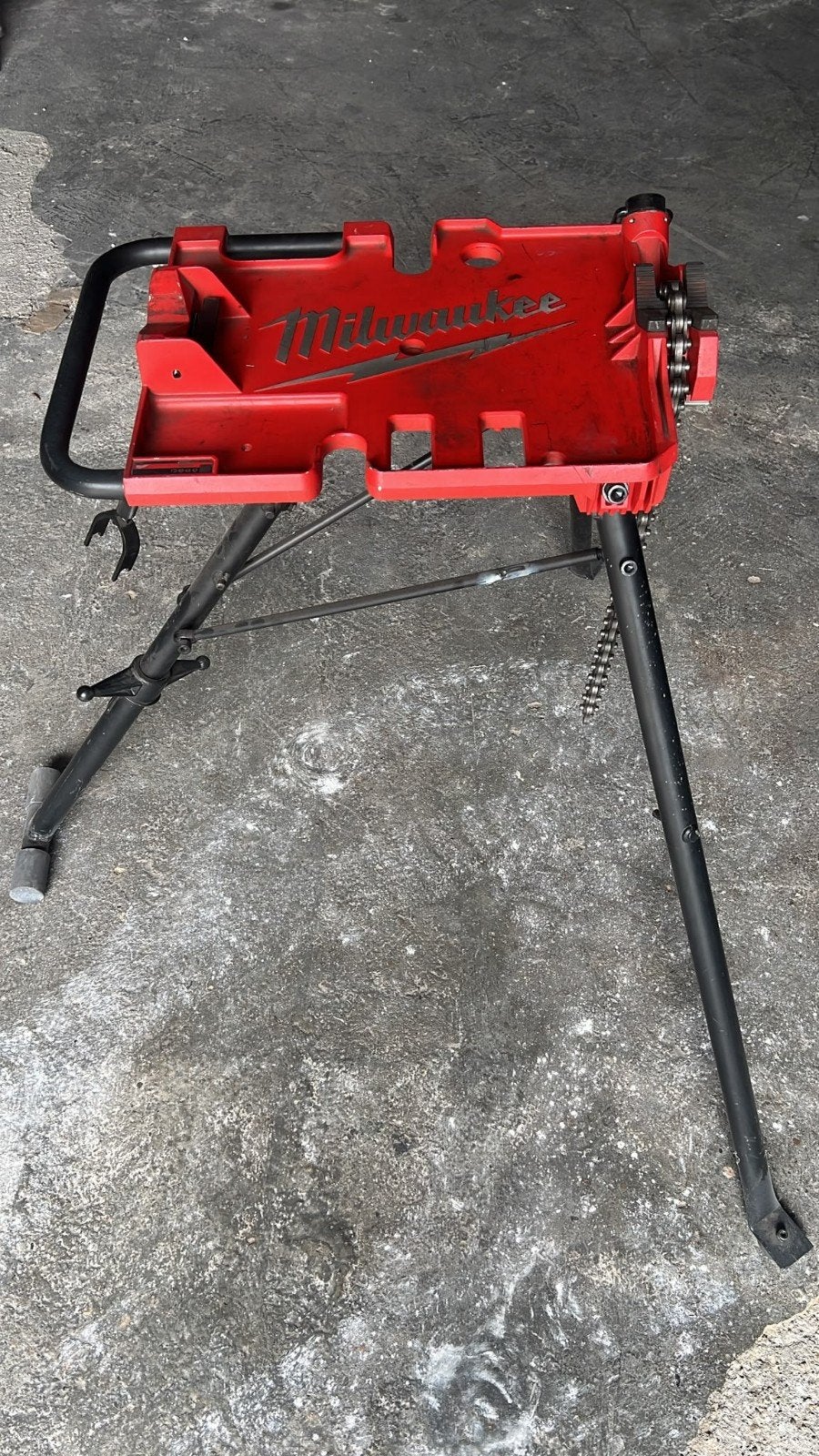 Milwaukee MPS inklapbare pijpstandaard / werkbank met kettin, Ophalen, Hydraulisch, Garagekrik