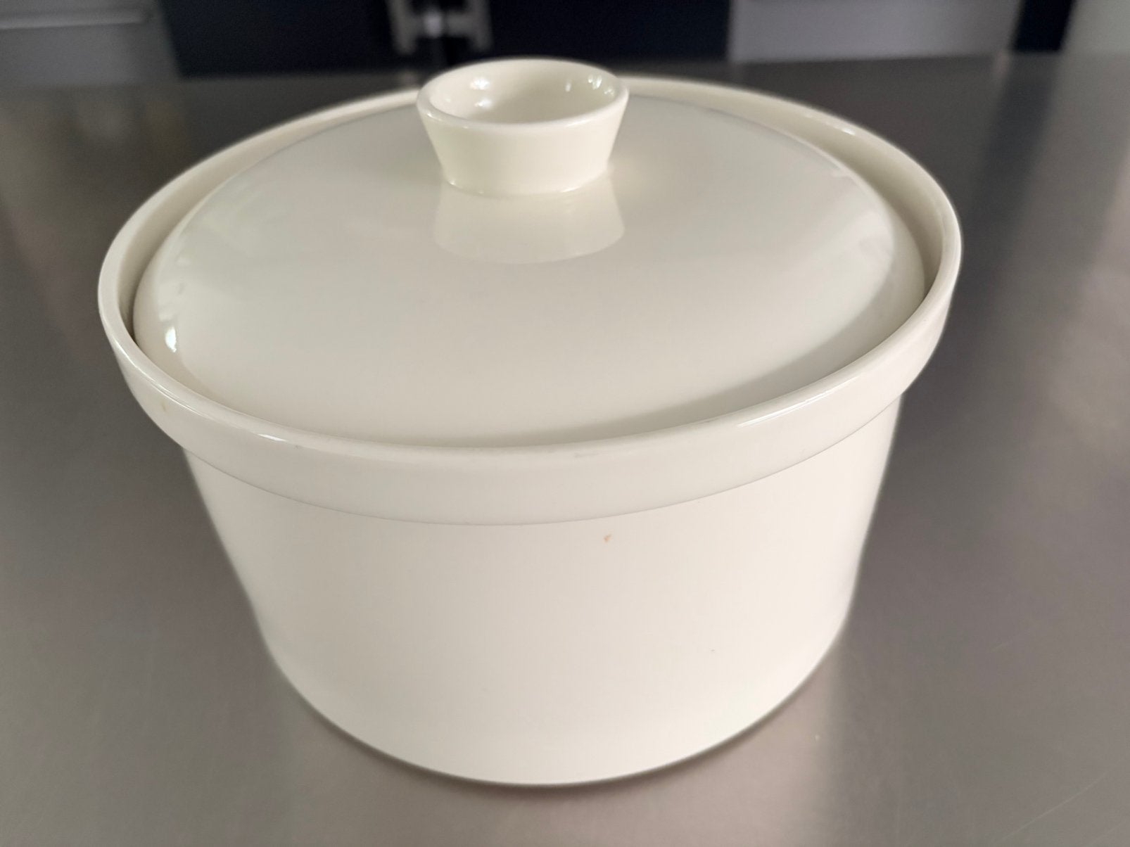 Iittala teema schaal met deksel, Arabia, Ophalen of Verzenden, Modern, Porselein