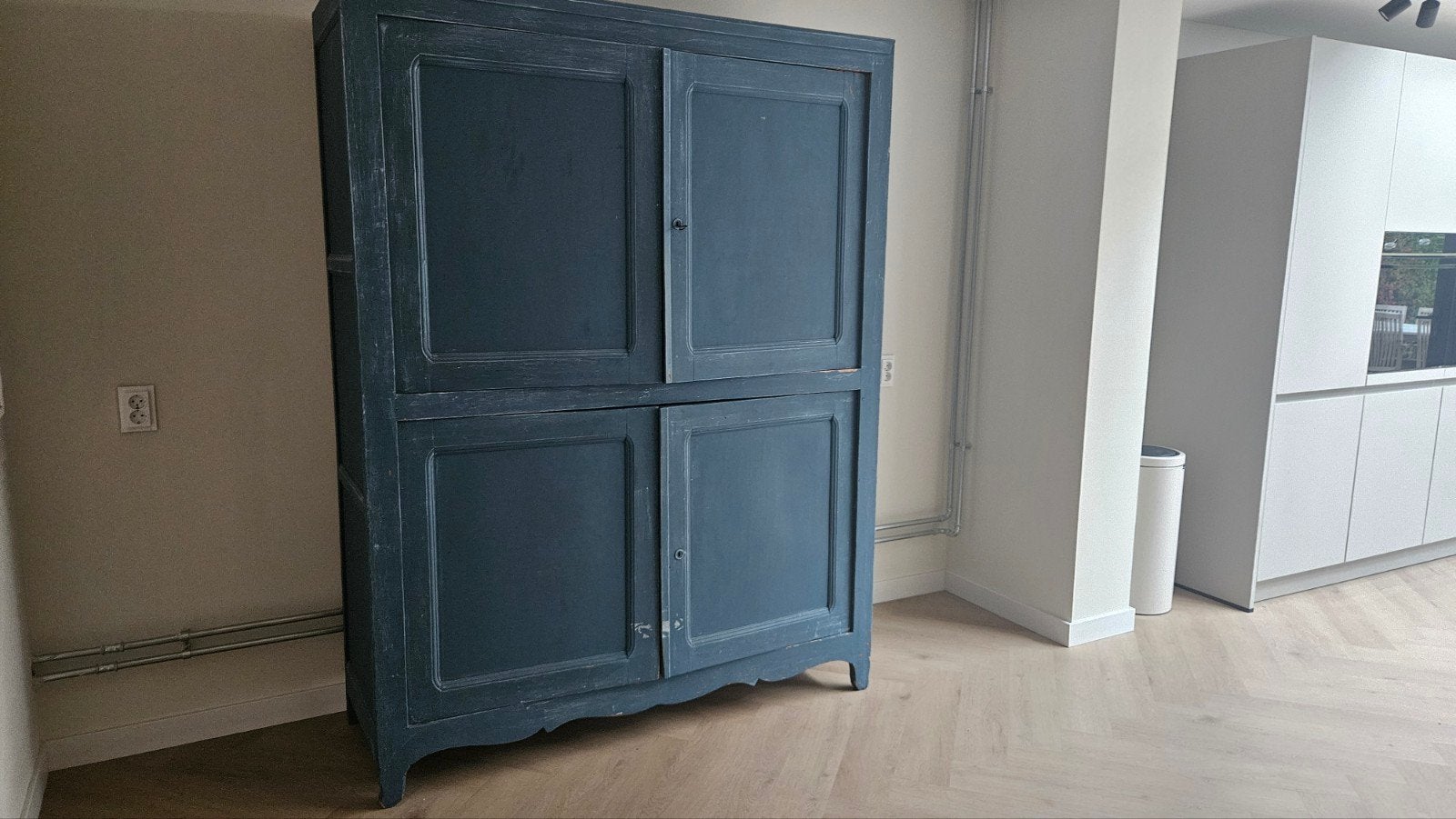Vintage unieke Schoolkast / Linnenkast / Kledingkast indigo, Ophalen