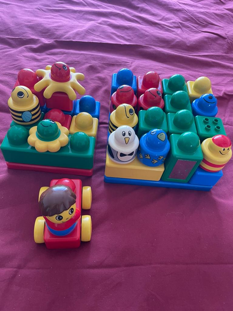 Duplo primo met twee grondplaatjes en rammelende poppetjes., Kinderen en Baby's, Speelgoed | Duplo en Lego, Ophalen of Verzenden