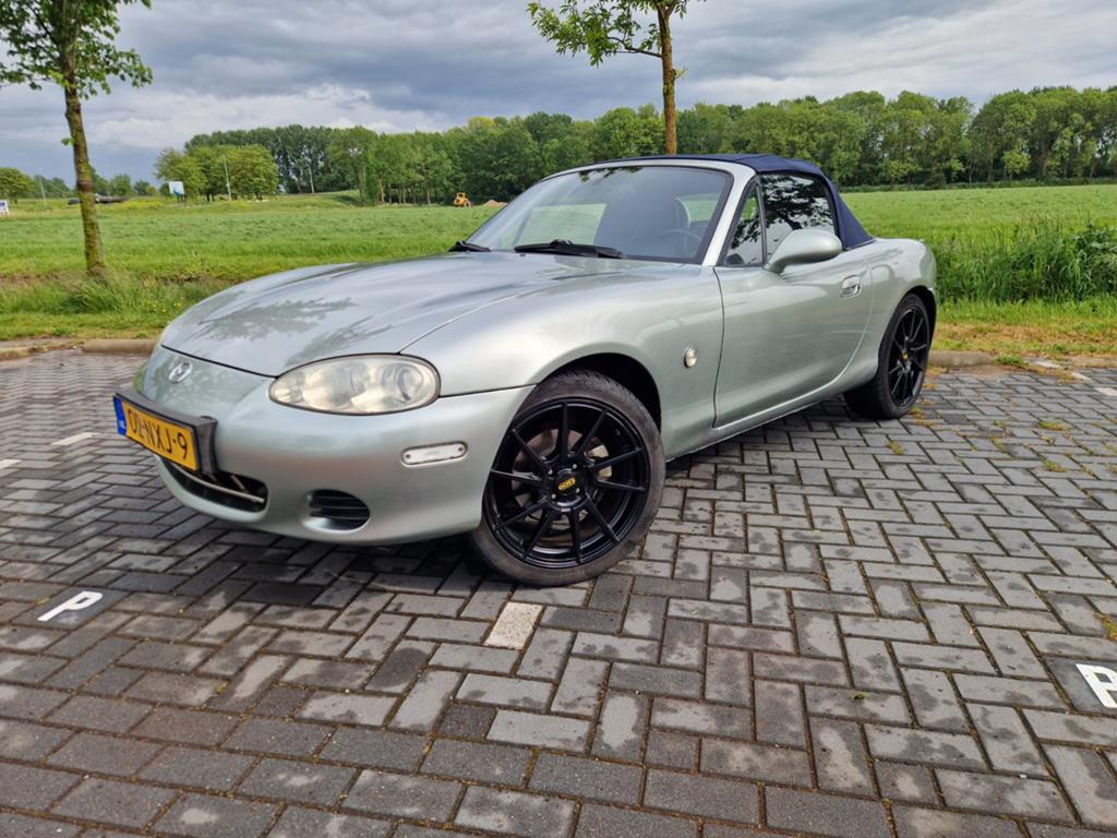 Mazda MX-5 1.6 I 2003 Grijs, Auto's, Mazda, Particulier, MX-5, Benzine, E, Cabriolet, Handgeschakeld, Geïmporteerd, Zilver of Grijs