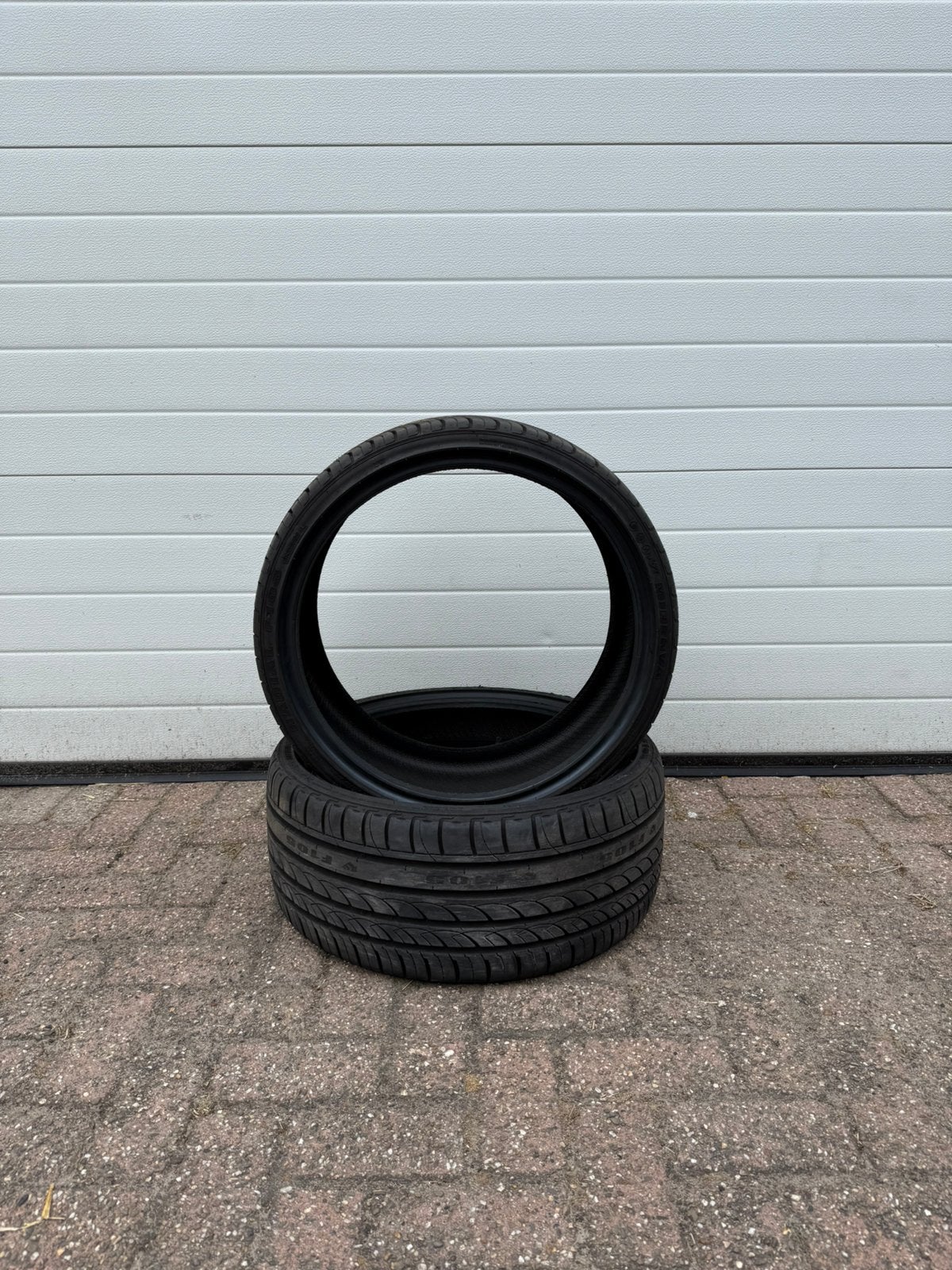 €50,- per stuk 245/30ZR20 95W XL Minerva radial f105, Auto-onderdelen, Banden en Velgen, Ophalen, 245 mm, Zomerbanden, Band(en)