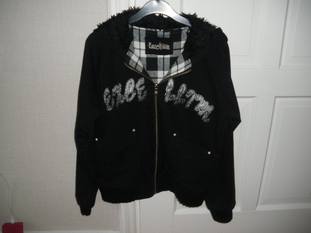 leuk warm zwart vest met capuchon merk excellium maat 40, Ophalen of Verzenden, Zo goed als nieuw, Maat 38/40 (M), Zwart
