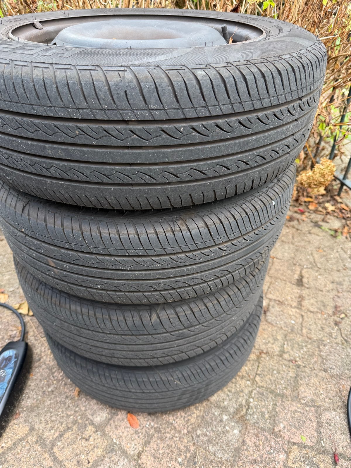 Banden met velgen voor Dacia - 185/65R15, Auto-onderdelen, Banden en Velgen, Ophalen, Gebruikt, 15 inch, Banden en Velgen