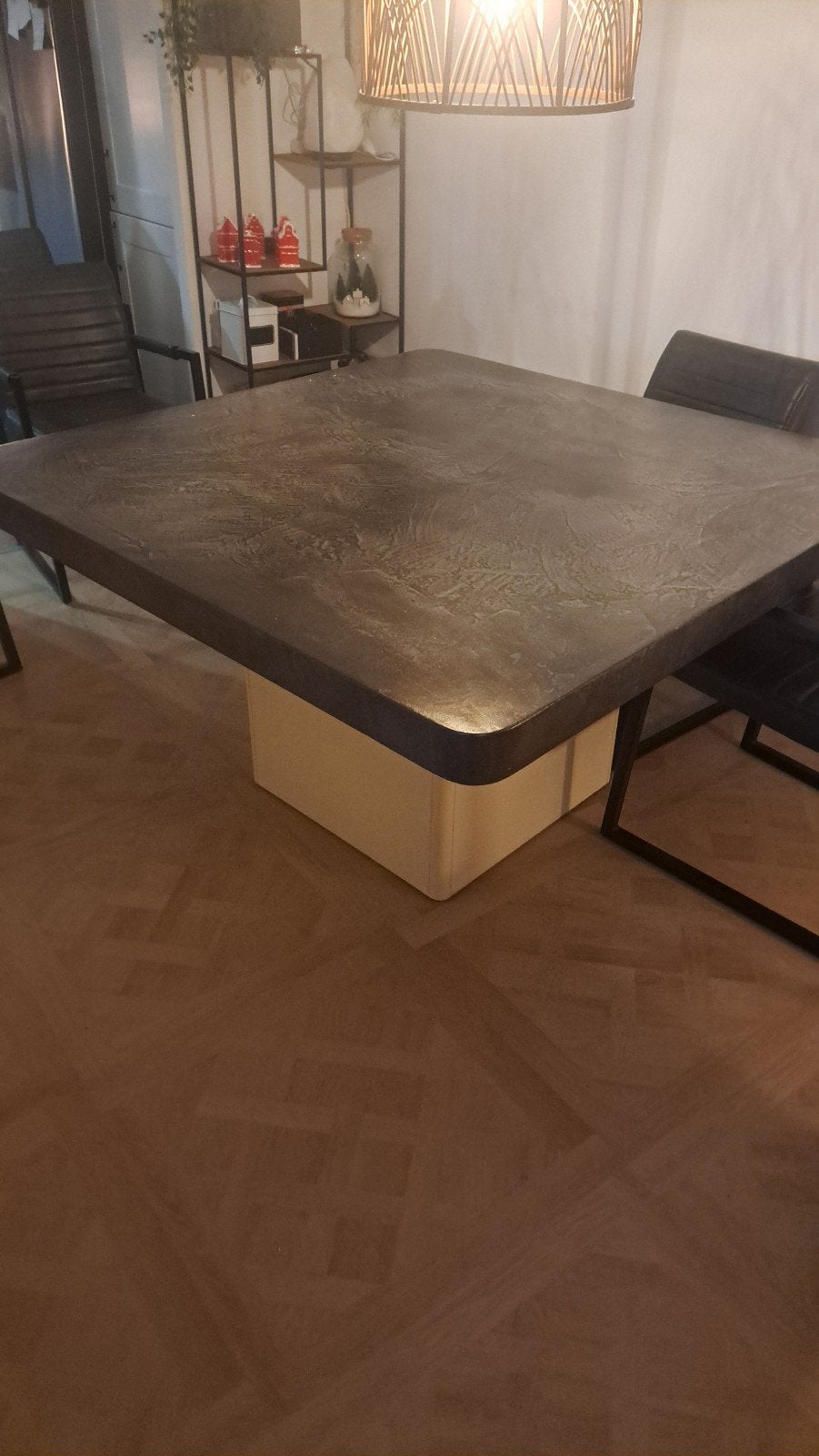 Moderne vierkante eettafel, Huis en Inrichting, Tafels | Eettafels, Overige materialen, Gebruikt, Vierkant, Ophalen of Verzenden