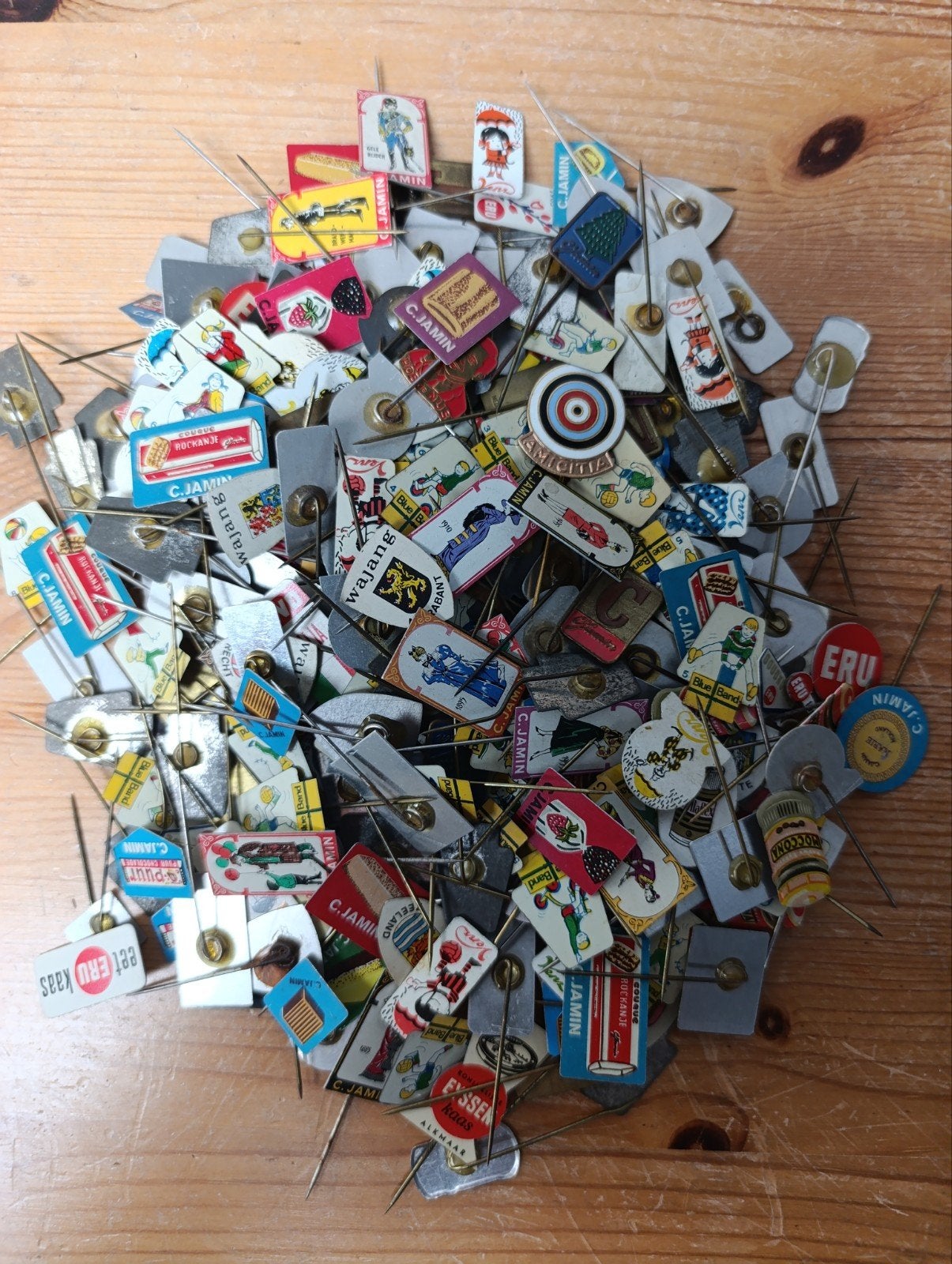 Speldjes, Verzamelen, Speldjes, Pins en Buttons, Ophalen of Verzenden, Overige onderwerpen