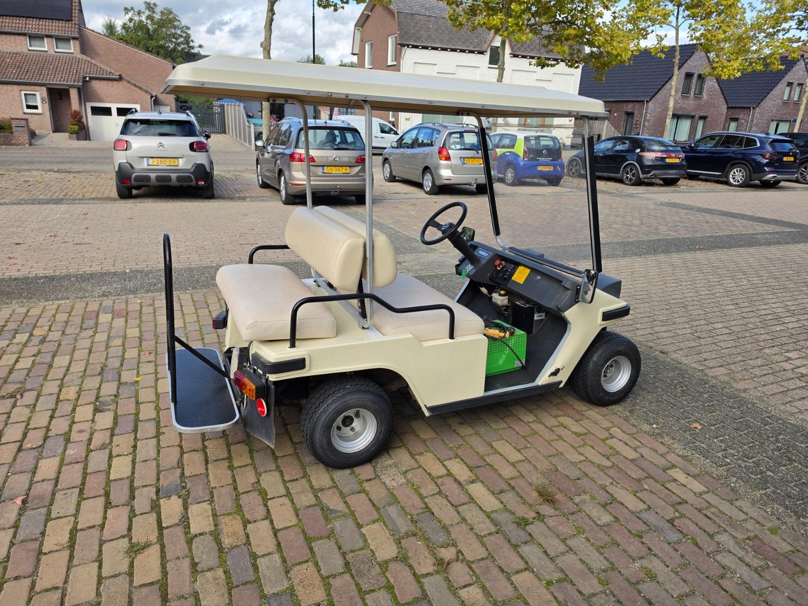 Melex Elektrische Golfkar € 2000 euro
Bouwjaar 1988
Accu ber, Ophalen