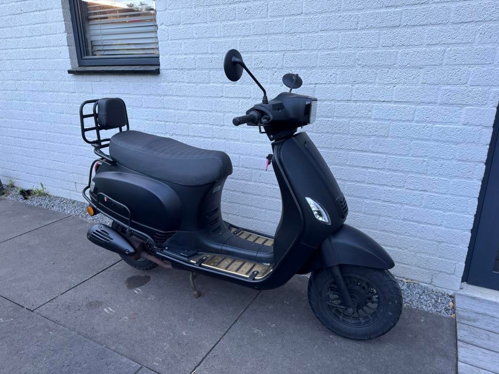 Senzo Sport Scooter 2020, Ophalen, Benzine