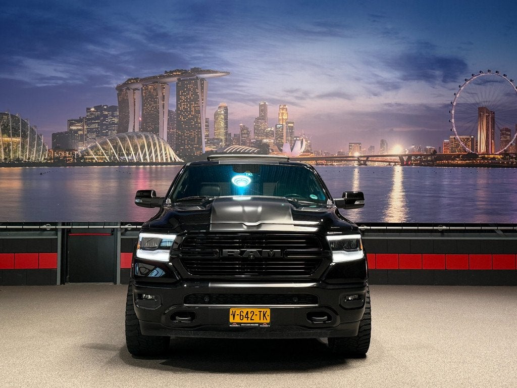 Dodge Ram 1500 5.7 V8 HEMI 4x4 Laramie Crewcab|Full Option|N, Auto's, Dodge, Automaat, Parkeersensor, Gebruikt, 402 pk