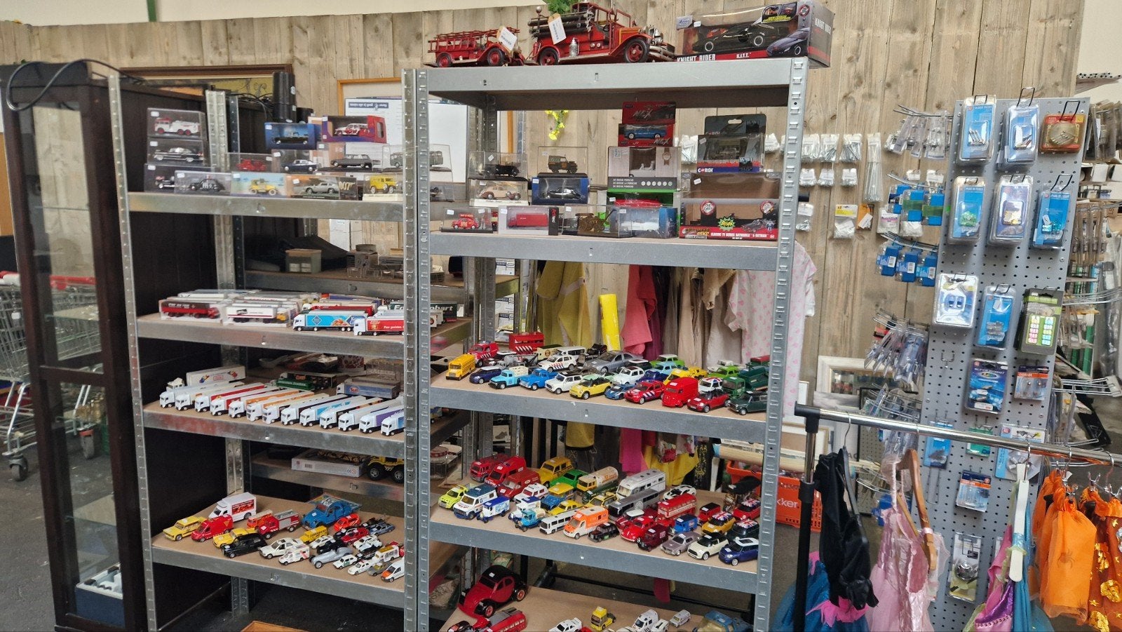 Grote collectie modelauto's en vrachtwagens, Auto, Zo goed als nieuw, X, Ophalen