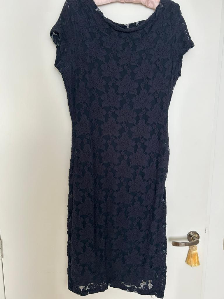 Purdey jurk donkerblauw kant 40-42 stretch, Maat 42/44 (L), Zo goed als nieuw, Onder de knie, Verzenden