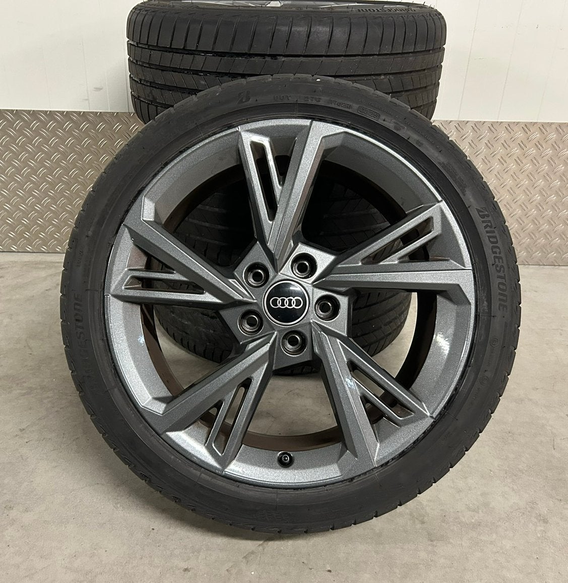 Originele Audi A3 S3 8Y 8V 8P 18 inch 5x112 Bridgestone AO, Auto-onderdelen, Banden en Velgen, Ophalen, Gebruikt, Banden en Velgen