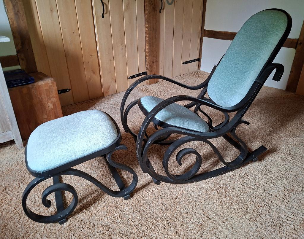 Thonet stijl schommelstoel MET voetenbankje, Ophalen