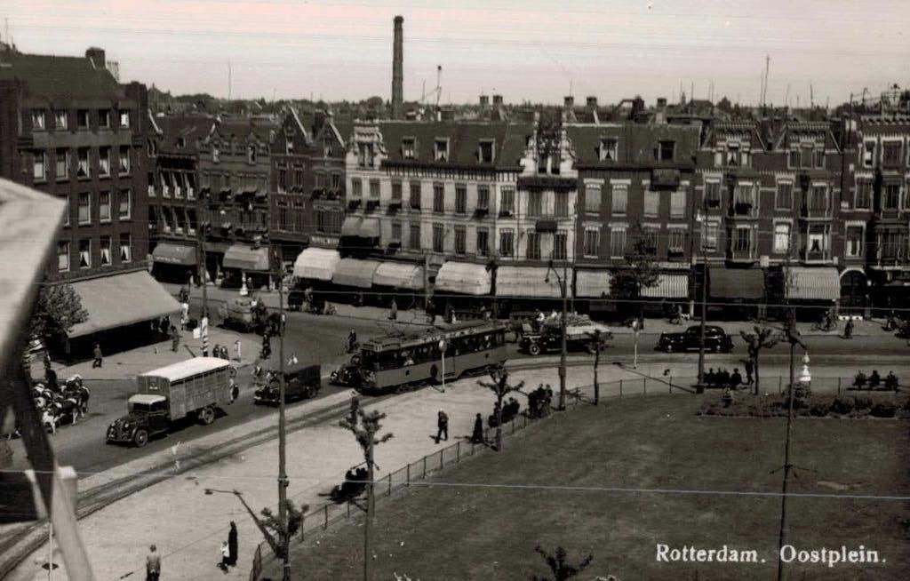 Oude Ansichtkaart Rotterdam Kralingen  Oostplein met Tram, Verzamelen, Verzenden, 1920 tot 1940, Ongelopen, Zuid-Holland