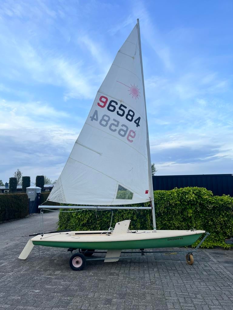 Laser met handtrailer te koop, Watersport en Boten, Open zeilboten, Ophalen, Geen motor, Gebruikt, Overige brandstoffen