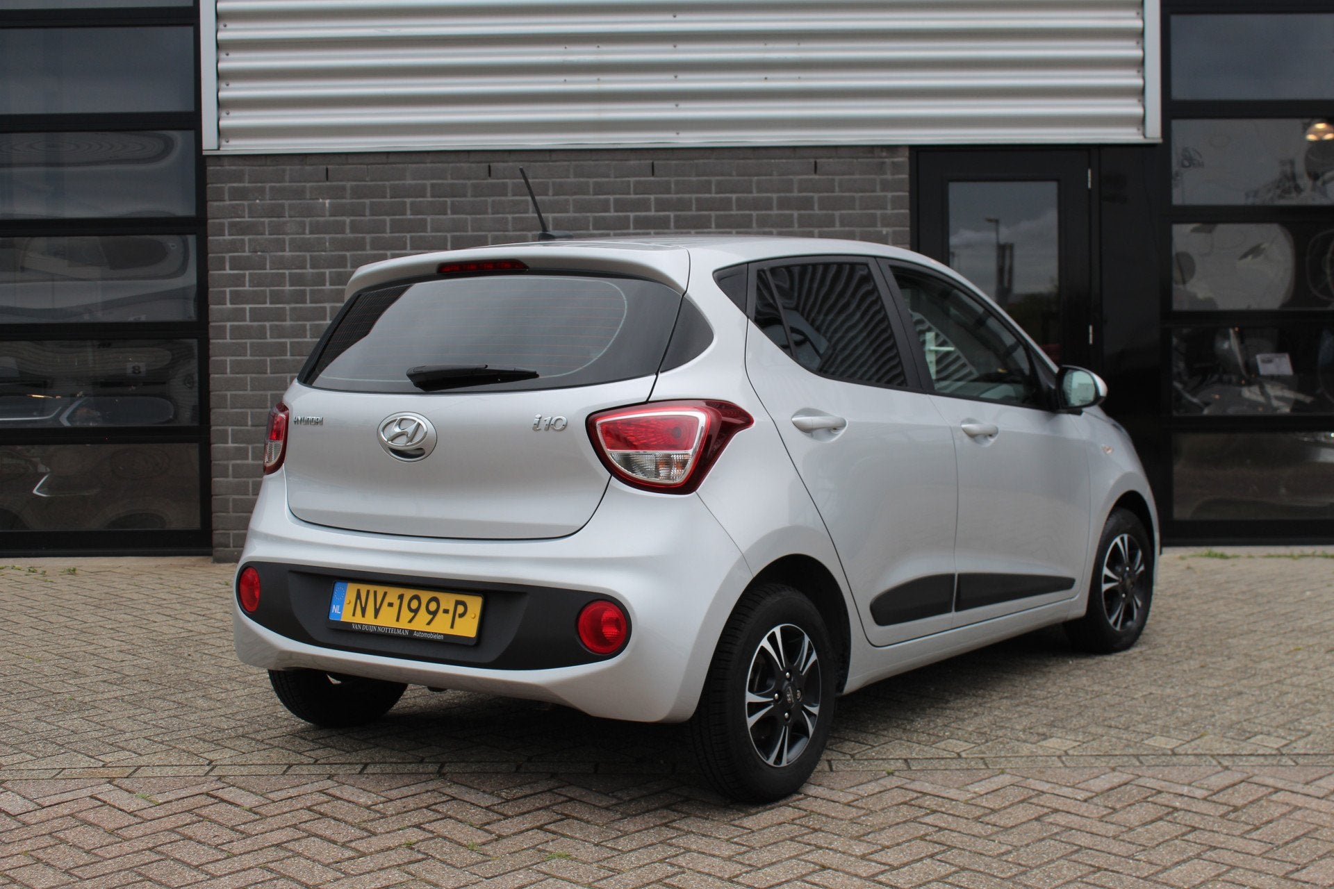 Hyundai i10 1.0i Go! / Carplay / LMV 13" / Cruise / N.A.P., Voorwielaandrijving, Stof, Gebruikt, 4 stoelen