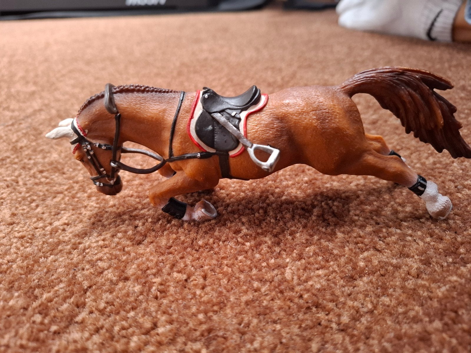 Schleich paard met zadel en hoofdstel, Ophalen of Verzenden, Gebruikt