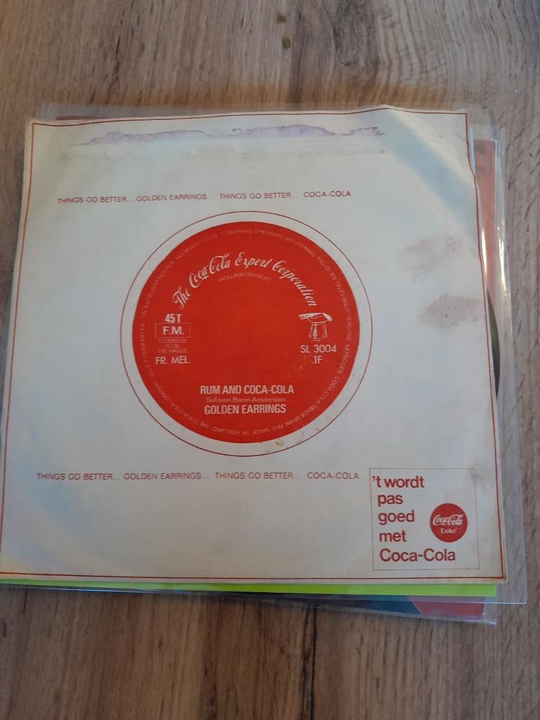 Golden earring 7inch rum and coca cola, Ophalen of Verzenden, Zo goed als nieuw, Pop