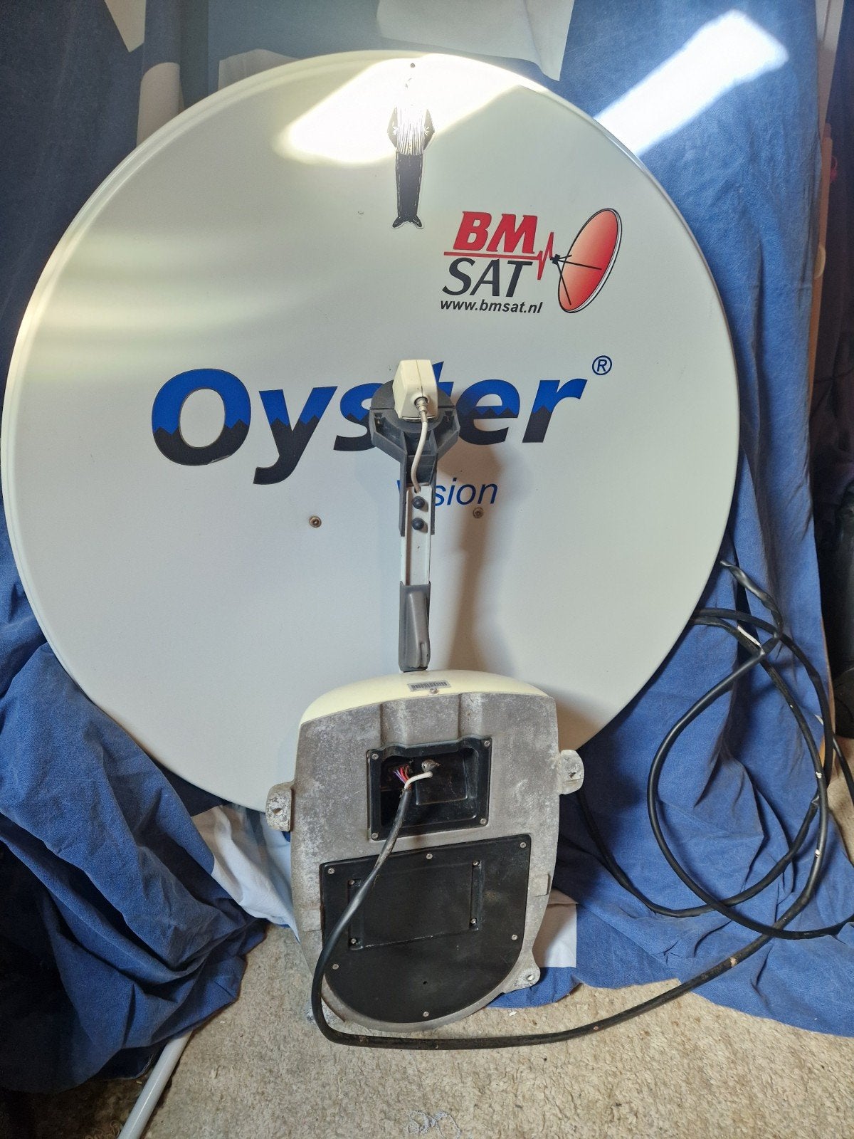Oyster Vision 85cm schotelantenne met besturingssysteem, Audio, Tv en Foto, Ophalen of Verzenden
