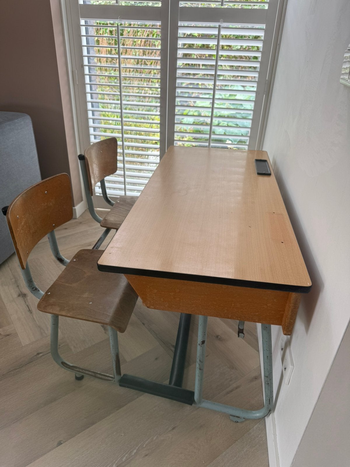 Vintage schoolbank met 2 zitplaatsen, Huis en Inrichting, Bureaus, Ophalen, Opbergruimte, Gebruikt, 110 cm