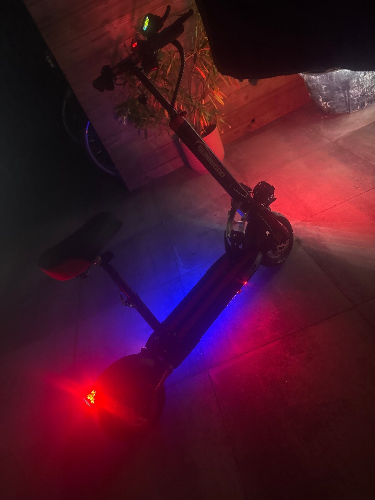 Sunraio Elektrische Step met Zadel - Zo goed als nieuw, Fietsen en Brommers, Steps, Ophalen, Nieuw, Elektrische step (E-scooter)