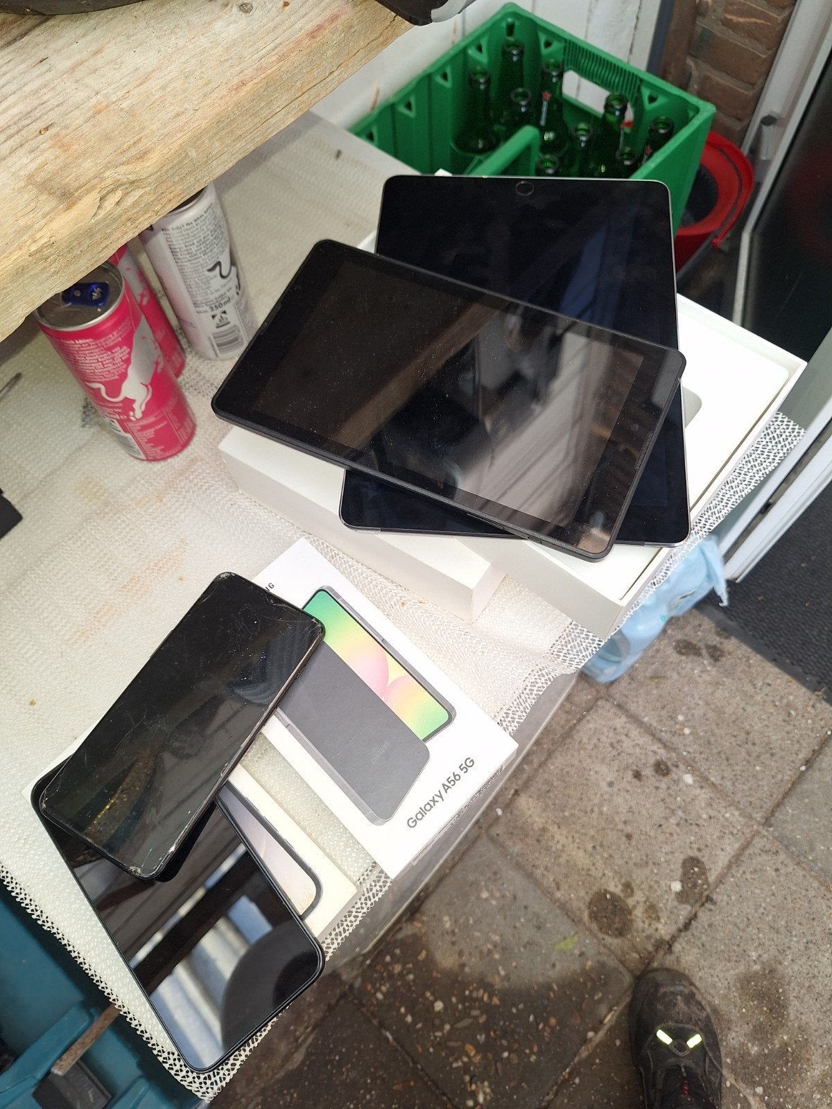 Partij van 4 oude telefoons en 2 iPads - Zonder garantie, Telecommunicatie, Ophalen, Niet werkend