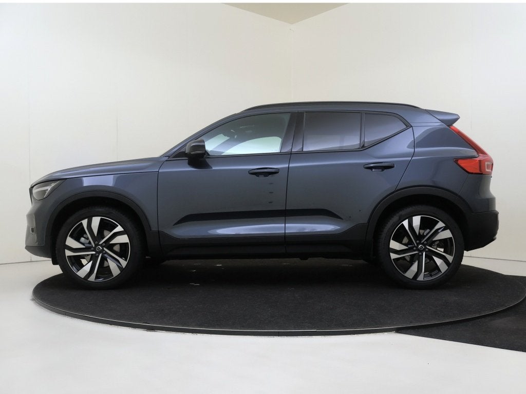 Volvo XC40 B4 Plus Dark | Pixel Led | Trekhaak | Panoramadak, Auto's, Automaat, 1588 kg, Gebruikt, 4 cilinders