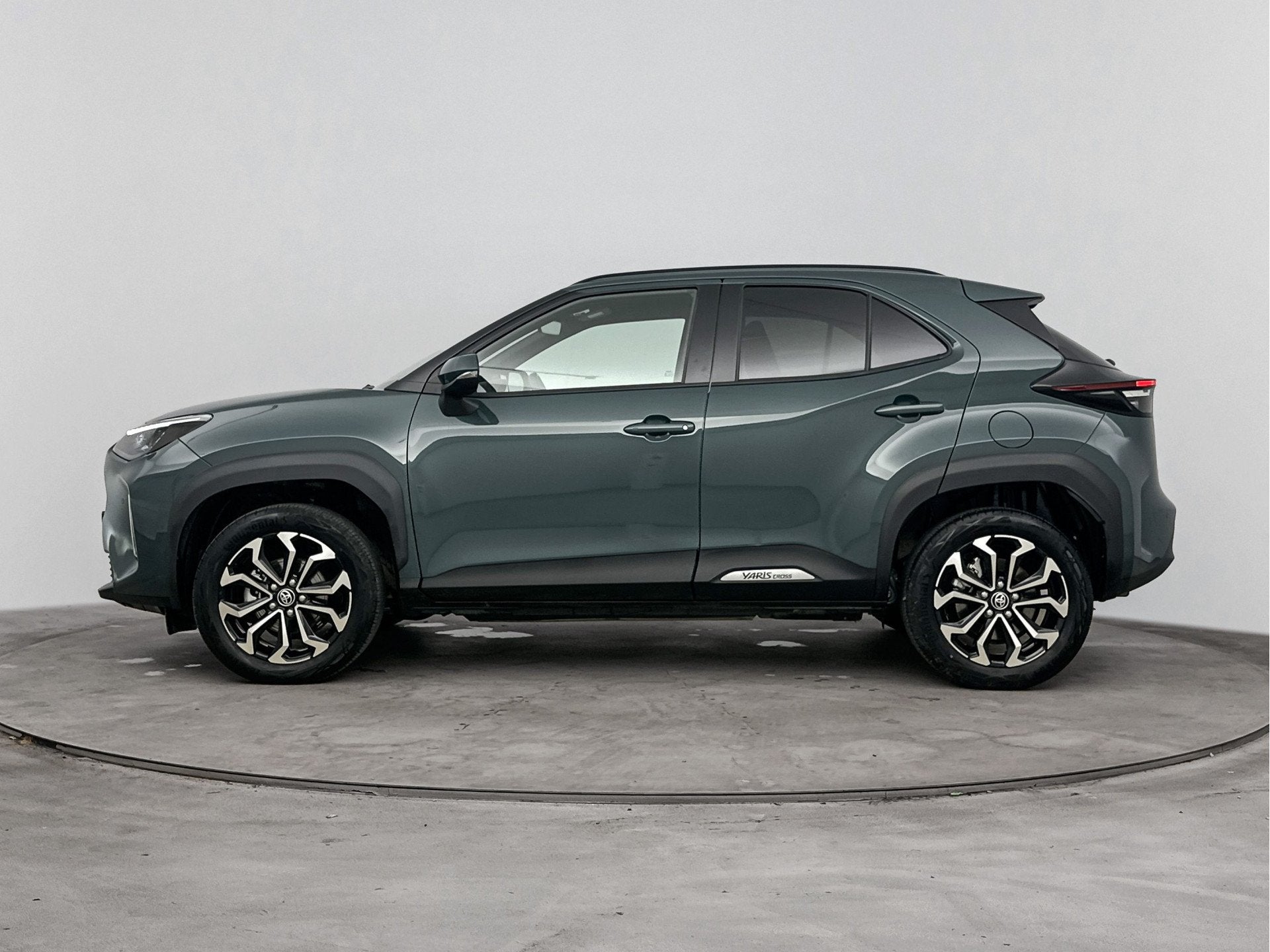 Toyota Yaris Cross 1.5 Hybrid 115 Dynamic | Voorruit-Stuur-S, 12 maanden, Stof, Gebruikt, 116 pk