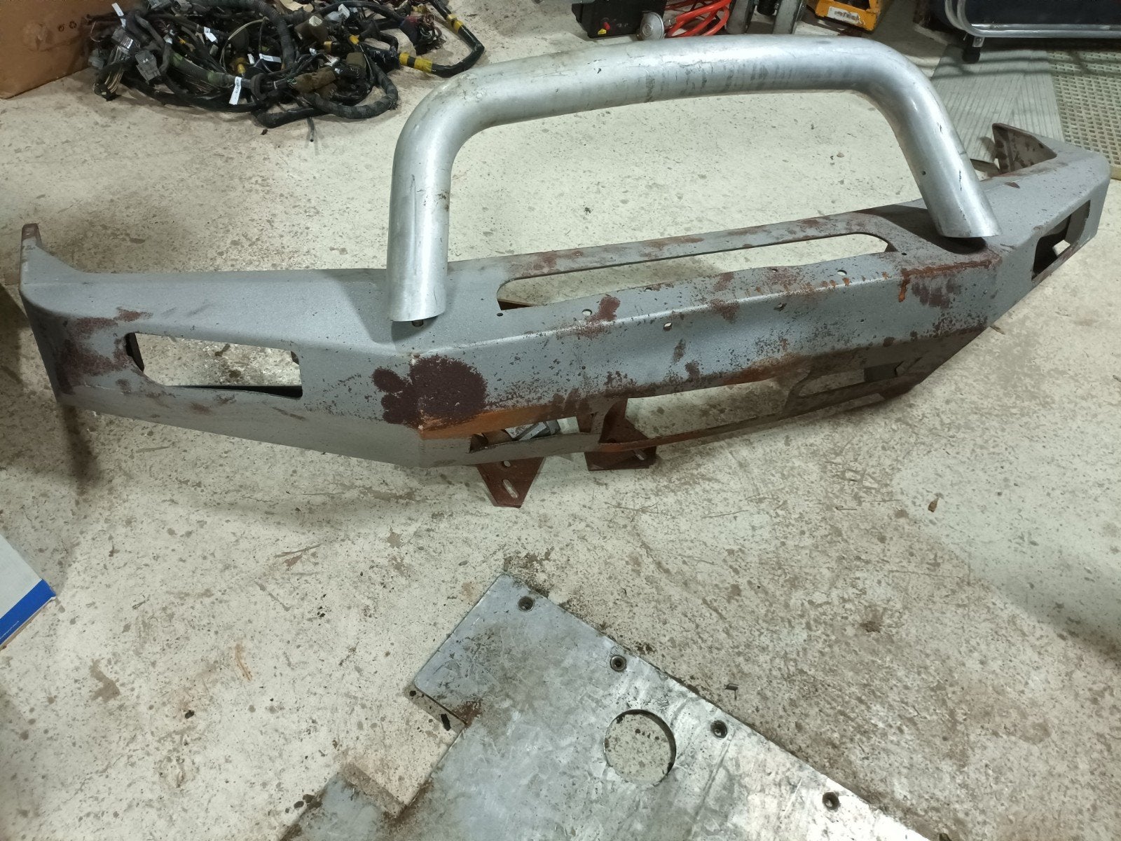 stalen bumper landcruiser 100, Ophalen, Gebruikt, Voor, Toyota
