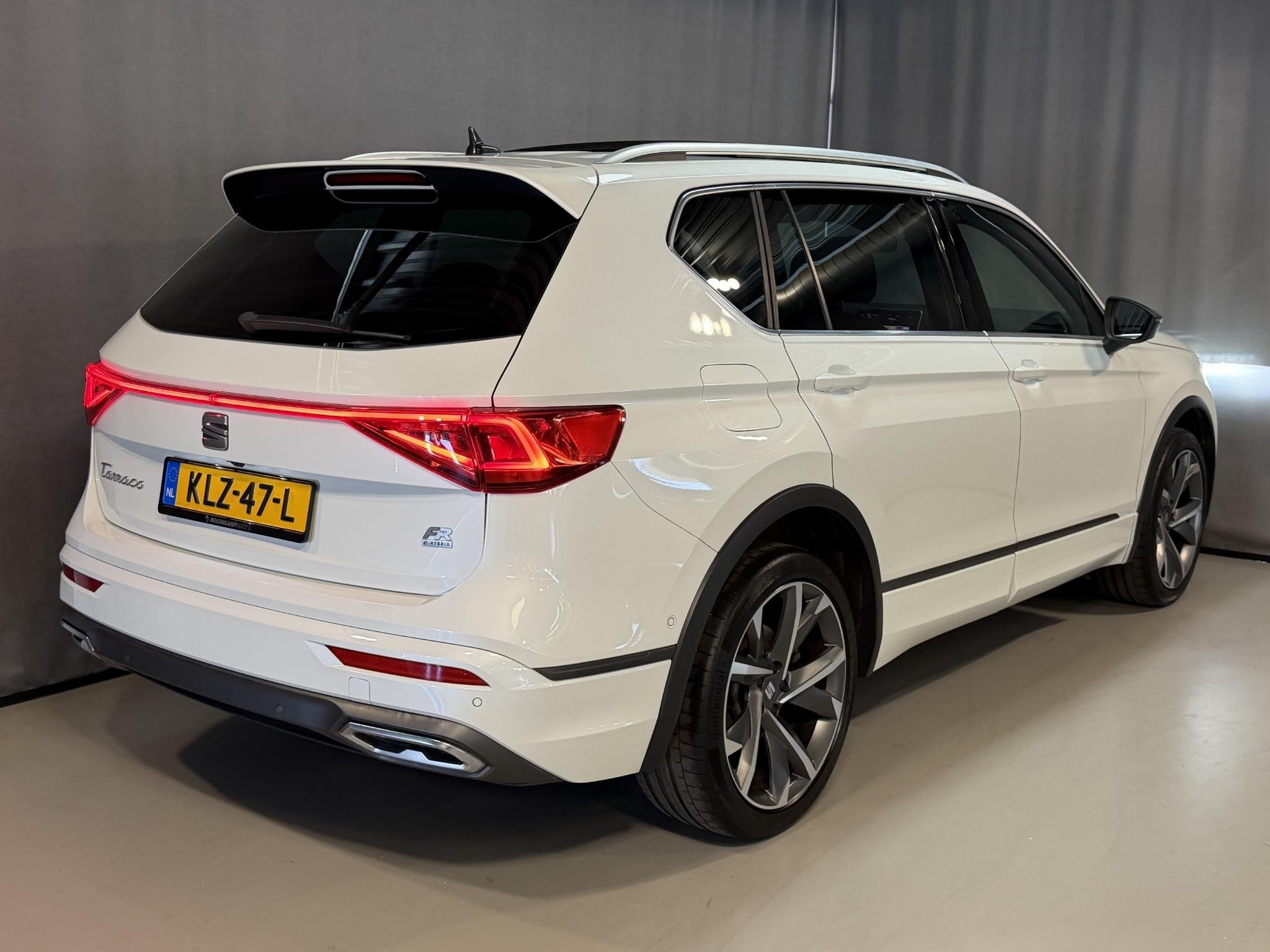 SEAT Tarraco 1.4 TSI e-Hybrid PHEV FR Business Intense 20"/P, Auto's, Dealer onderhouden, Wit, Hybride Elektrisch/Benzine, 13 kWh