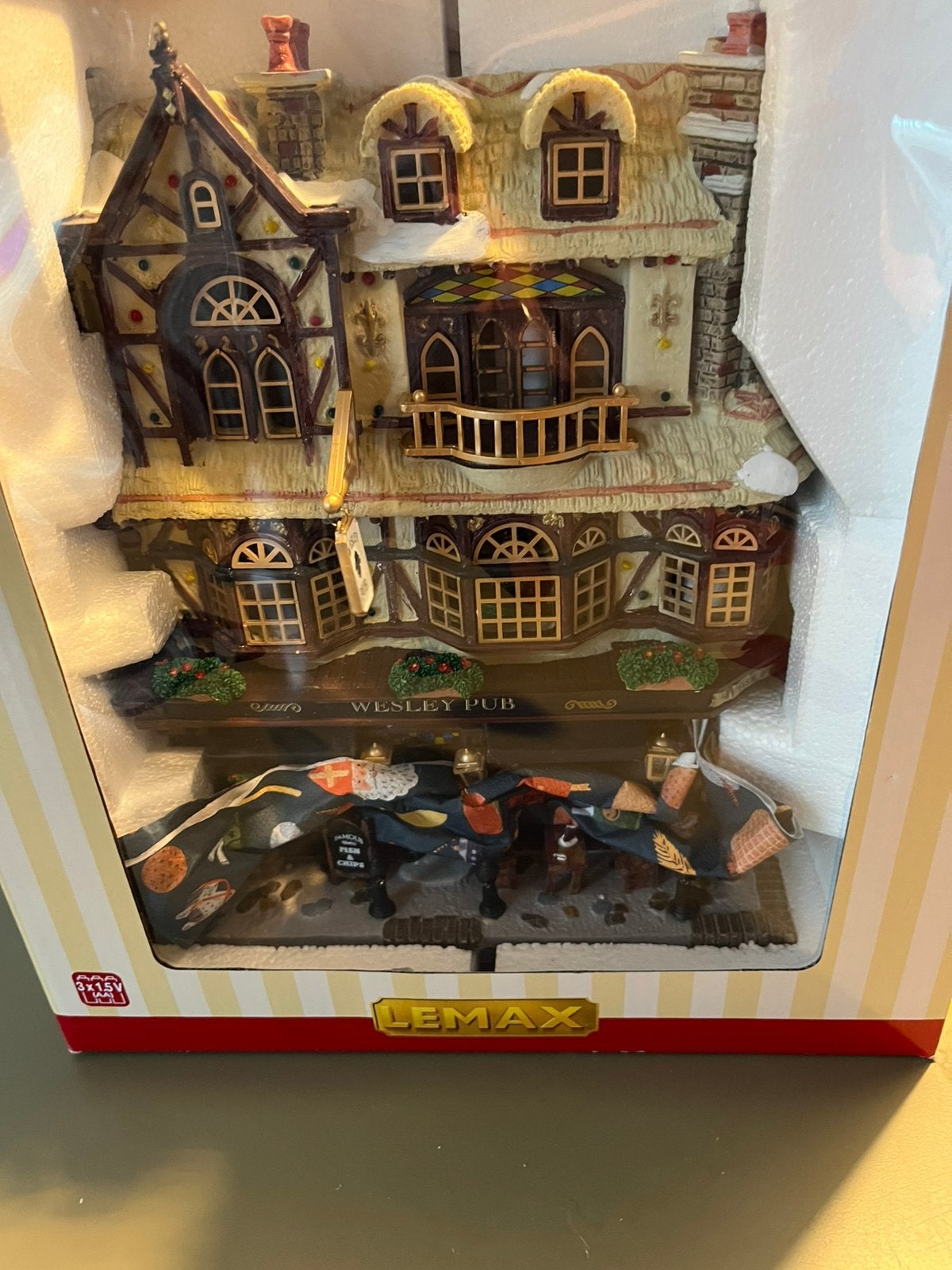 Lemax: Wesley’s pub (gevelhuis), Diversen, Ophalen of Verzenden, Zo goed als nieuw