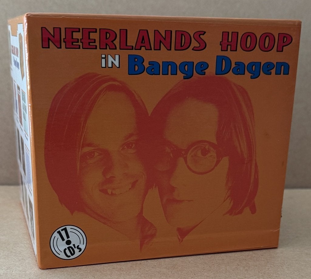 17-CD Box - Neerlands Hoop in Bange Dagen (Freek & Bram), Boxset, Cabaret of Kleinkunst, Ophalen of Verzenden, Zo goed als nieuw