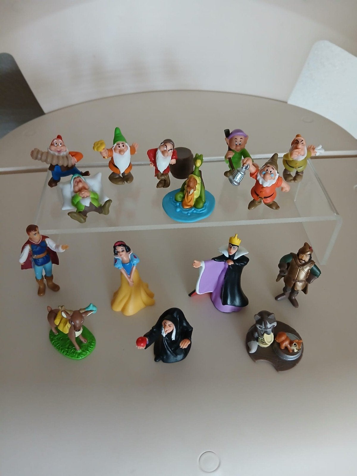 Disney poppetjes Sneeuwwitje en de 7dwergen 15 stuks., Verzamelen, Disney, Ophalen of Verzenden, Sneeuwwitje of Doornroosje, Zo goed als nieuw