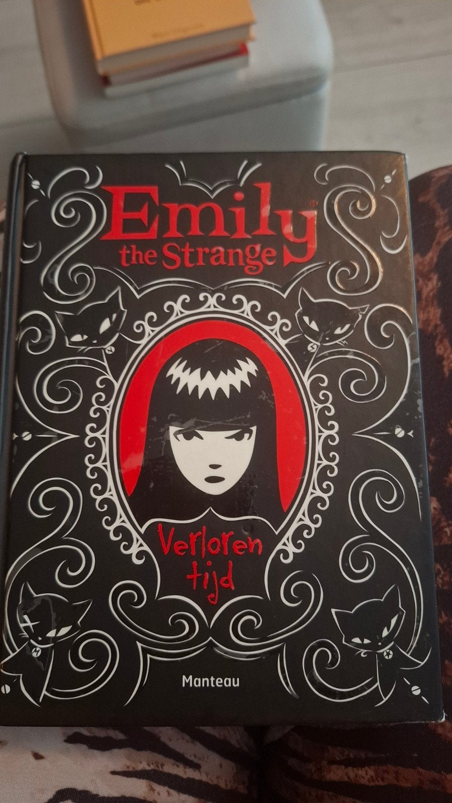 Emily the Strange: Verloren tijd - Boek, Ophalen of Verzenden, Nieuw, Nederland