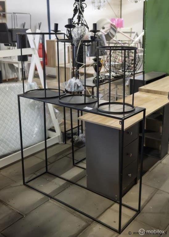 Online Veiling: Sidetable, staanders (3x) & hanglamp