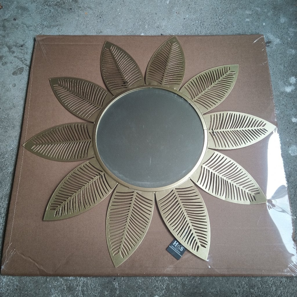 Nieuwe H&R Decoration spiegel in bladmotief, Huis en Inrichting, Woonaccessoires | Spiegels, Nieuw, Ophalen of Verzenden, Minder dan 100 cm