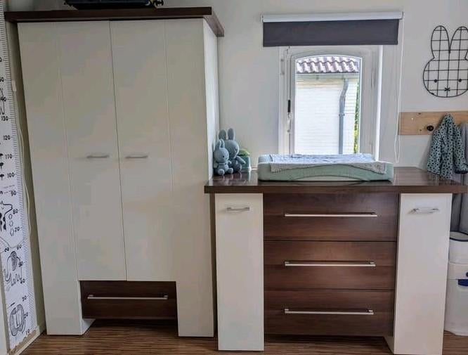 Complete babykamer TWF Turijn: ledikant, kast en commode, Kinderen en Baby's, Kinderkamer | Complete kinderkamers, Ophalen, Zo goed als nieuw