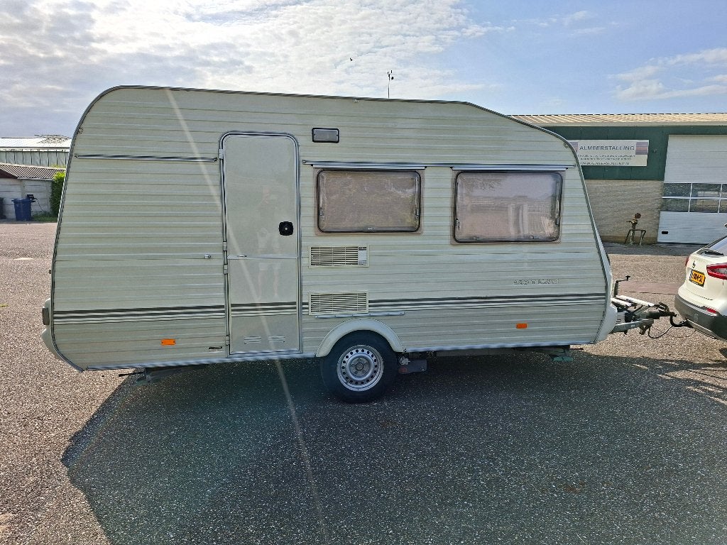 Caravan Avento Premier 420 T Luxe, Standaardzit, Dwarsbed, Avento, 750 - 1000 kg