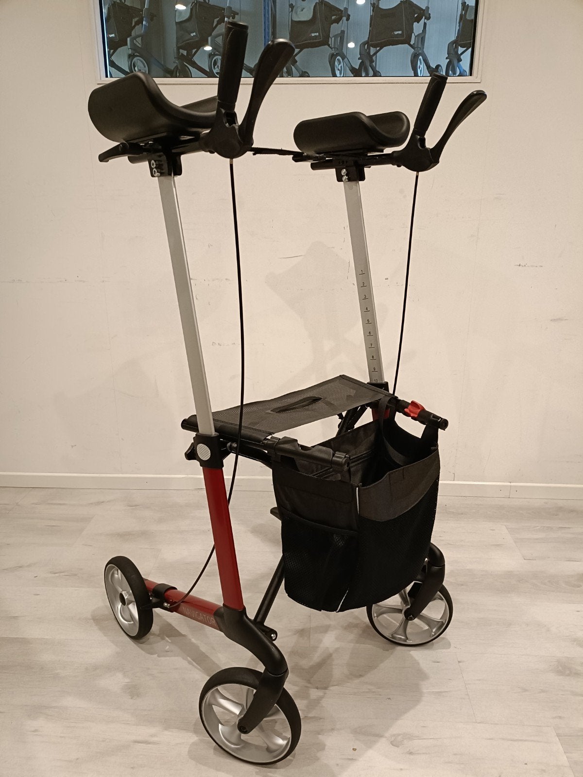 Rehasense Navigator L armschalen rollator incl Servicebeurt., -, -, Ophalen of Verzenden, Zo goed als nieuw