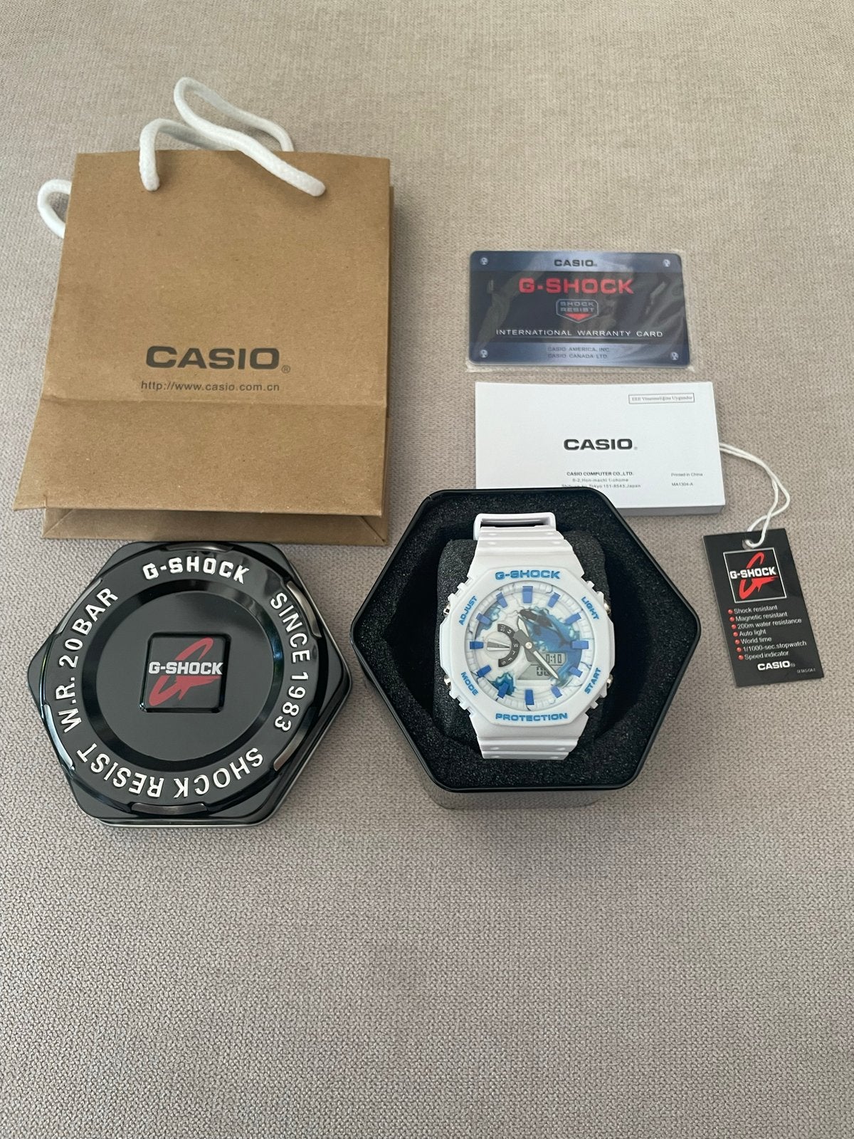 Casio G-Shock GA-2100 White/Blue Limited Edition, Casio, Kunststof, Polshorloge, Nieuw